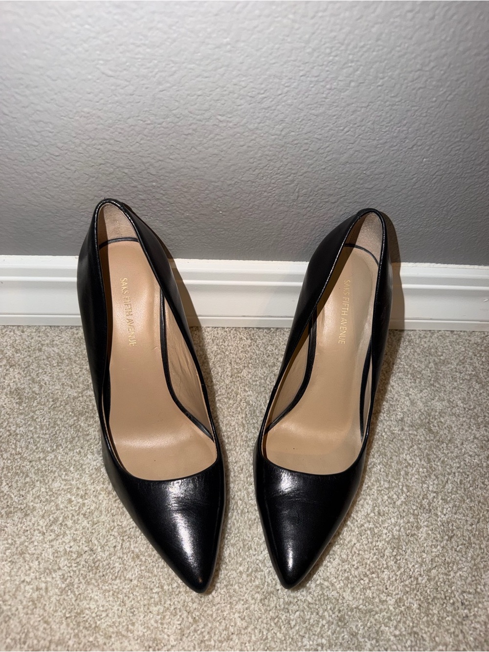 Classic Black Pointed-Toe Women's Pumps - Elegant Work & Evening Heel